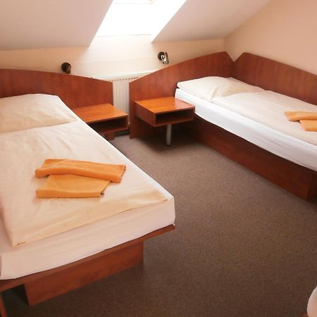 Hotel Flora Bešeňová Buitenkant foto