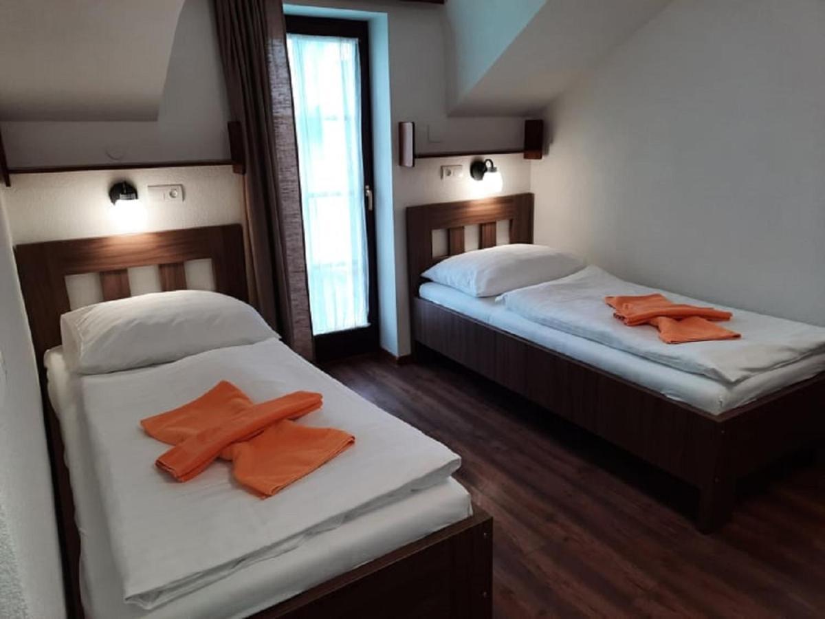 Hotel Flora Bešeňová Buitenkant foto