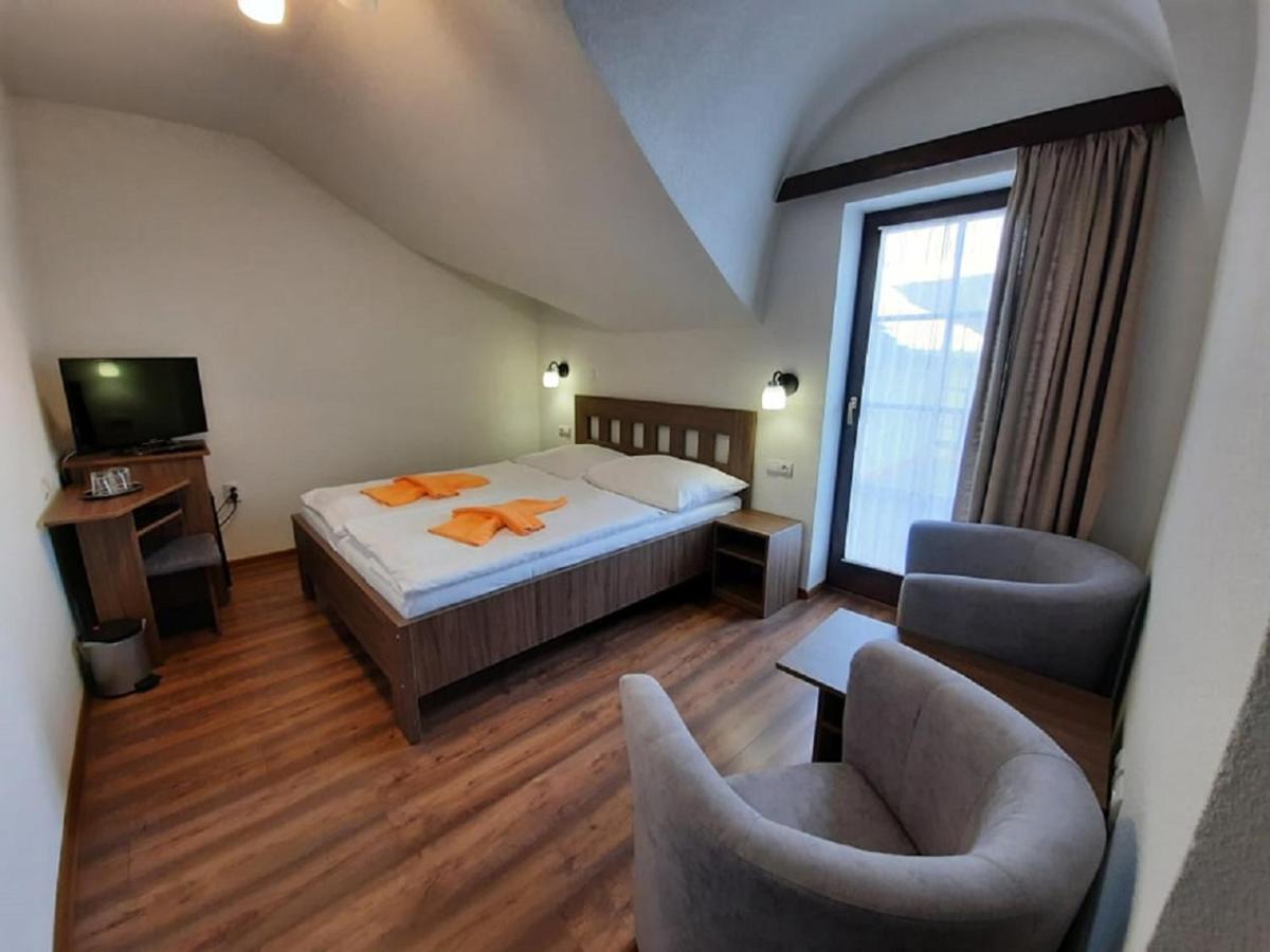 Hotel Flora Bešeňová Buitenkant foto