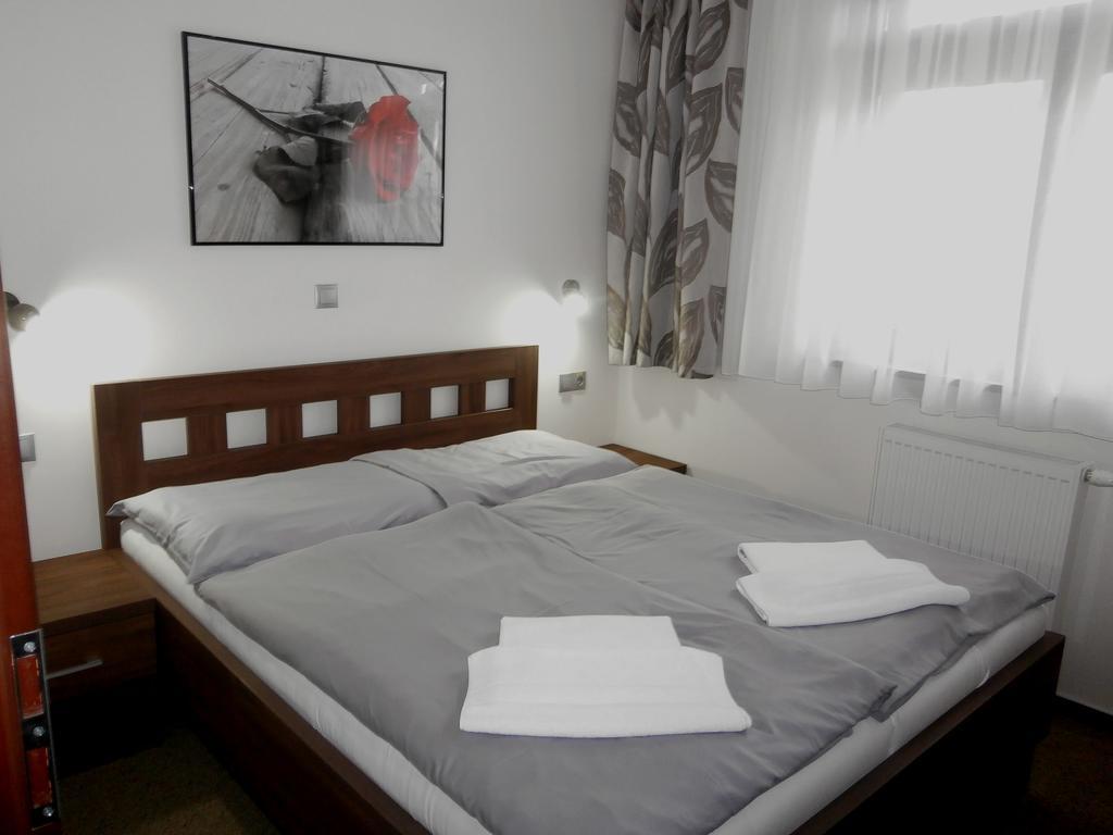 Hotel Flora Bešeňová Buitenkant foto