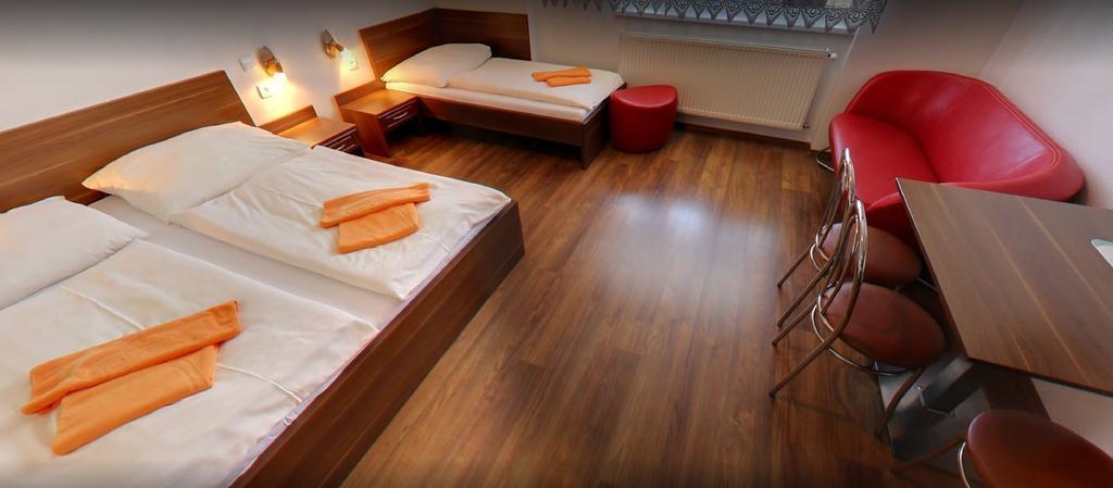 Hotel Flora Bešeňová Buitenkant foto